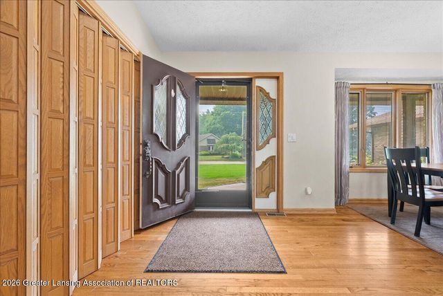10289 Lafayette, Dimondale, MI 48821
