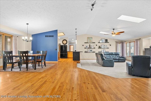10289 Lafayette, Dimondale, MI 48821