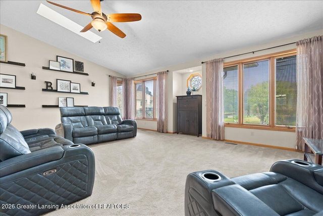 10289 Lafayette, Dimondale, MI 48821