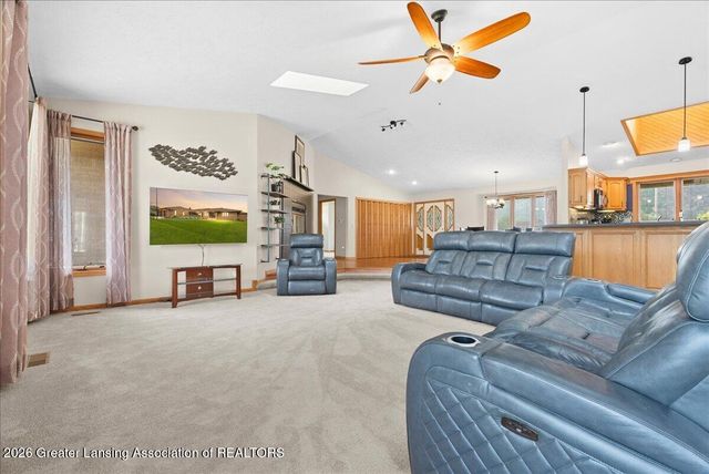 10289 Lafayette, Dimondale, MI 48821