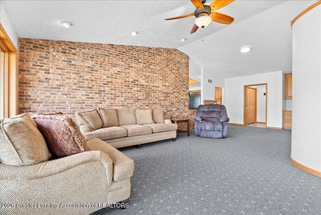 10289 Lafayette, Dimondale, MI 48821