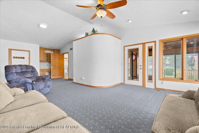 10289 Lafayette, Dimondale, MI 48821
