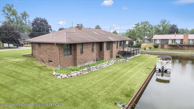 10289 Lafayette, Dimondale, MI 48821
