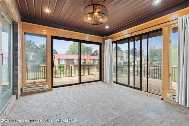 10289 Lafayette, Dimondale, MI 48821