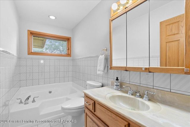 10289 Lafayette, Dimondale, MI 48821