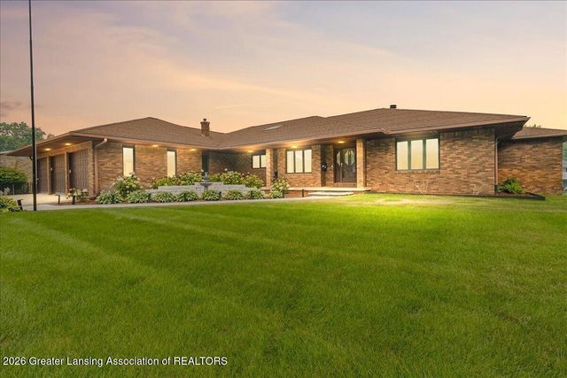 10289 Lafayette, Dimondale, MI 48821