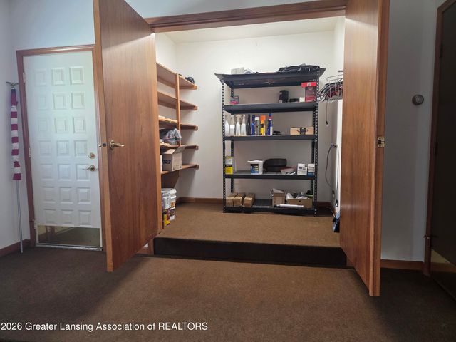 10289 Lafayette, Dimondale, MI 48821