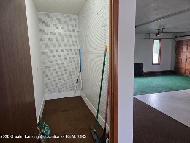 10289 Lafayette, Dimondale, MI 48821