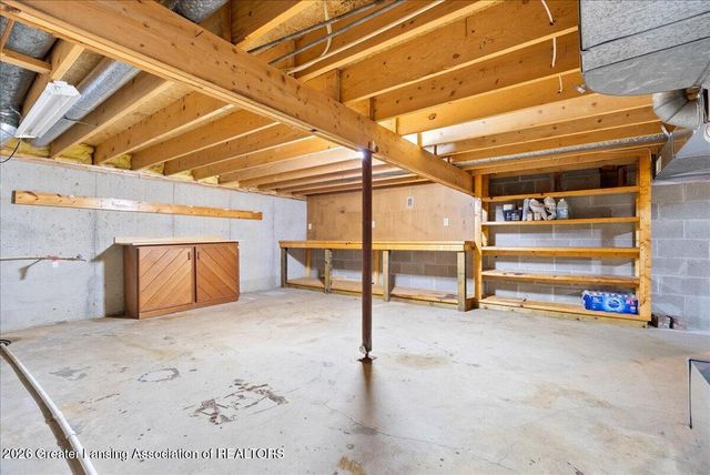 10289 Lafayette, Dimondale, MI 48821