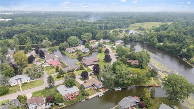 10289 Lafayette, Dimondale, MI 48821