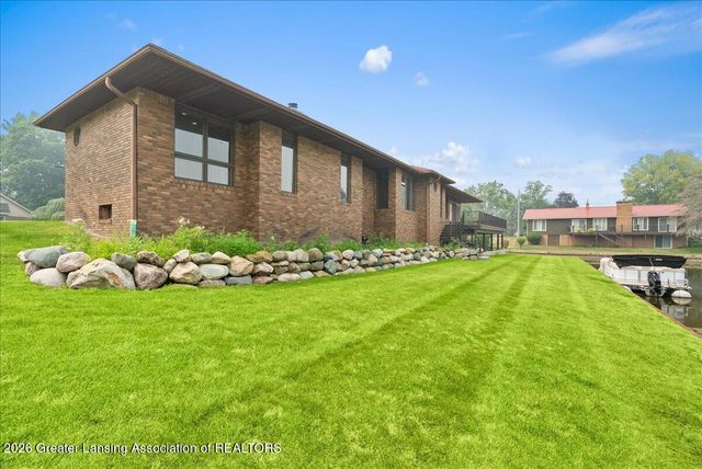 10289 Lafayette, Dimondale, MI 48821