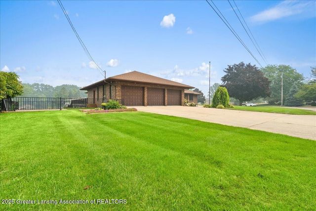 10289 Lafayette, Dimondale, MI 48821