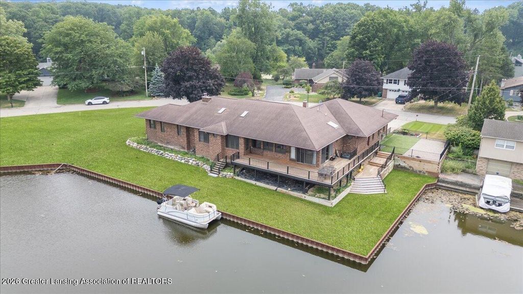 10289 Lafayette, Dimondale, MI 48821