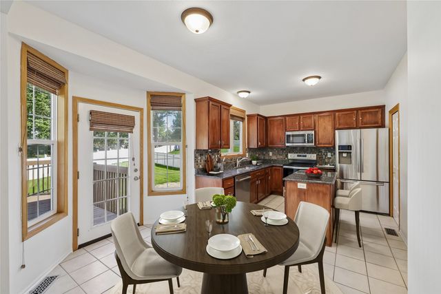 163 77th Place, West Des Moines, IA 50266