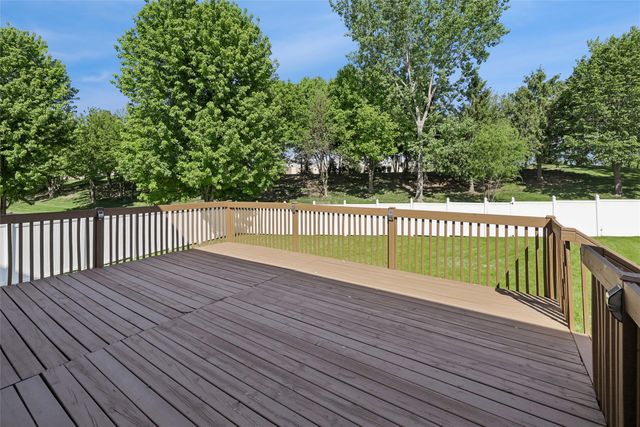 163 77th Place, West Des Moines, IA 50266