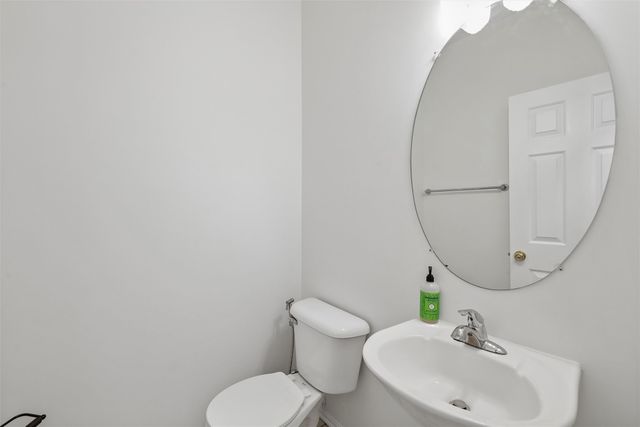 163 77th Place, West Des Moines, IA 50266