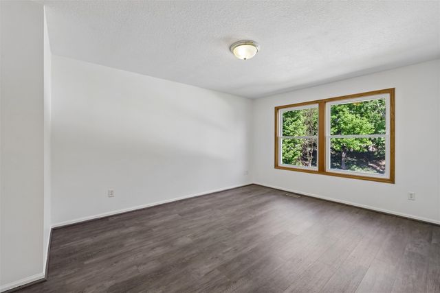 163 77th Place, West Des Moines, IA 50266
