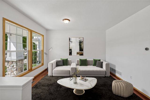 163 77th Place, West Des Moines, IA 50266