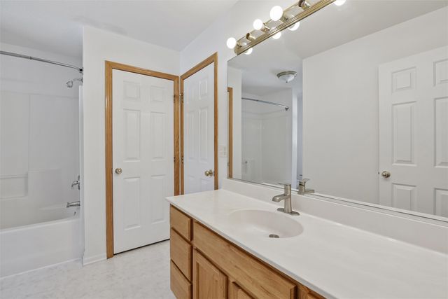 163 77th Place, West Des Moines, IA 50266