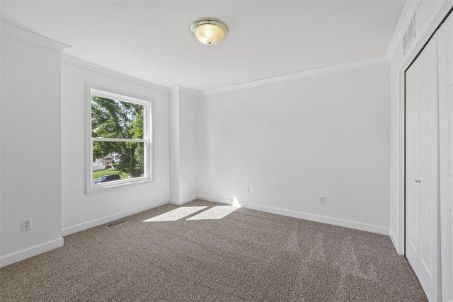 163 77th Place, West Des Moines, IA 50266