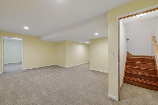 163 77th Place, West Des Moines, IA 50266