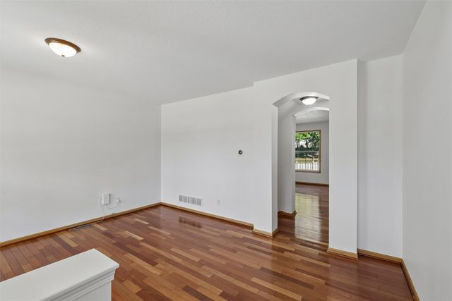 163 77th Place, West Des Moines, IA 50266