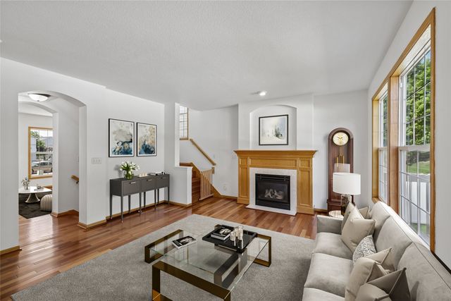163 77th Place, West Des Moines, IA 50266