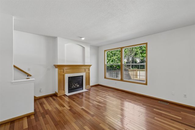 163 77th Place, West Des Moines, IA 50266