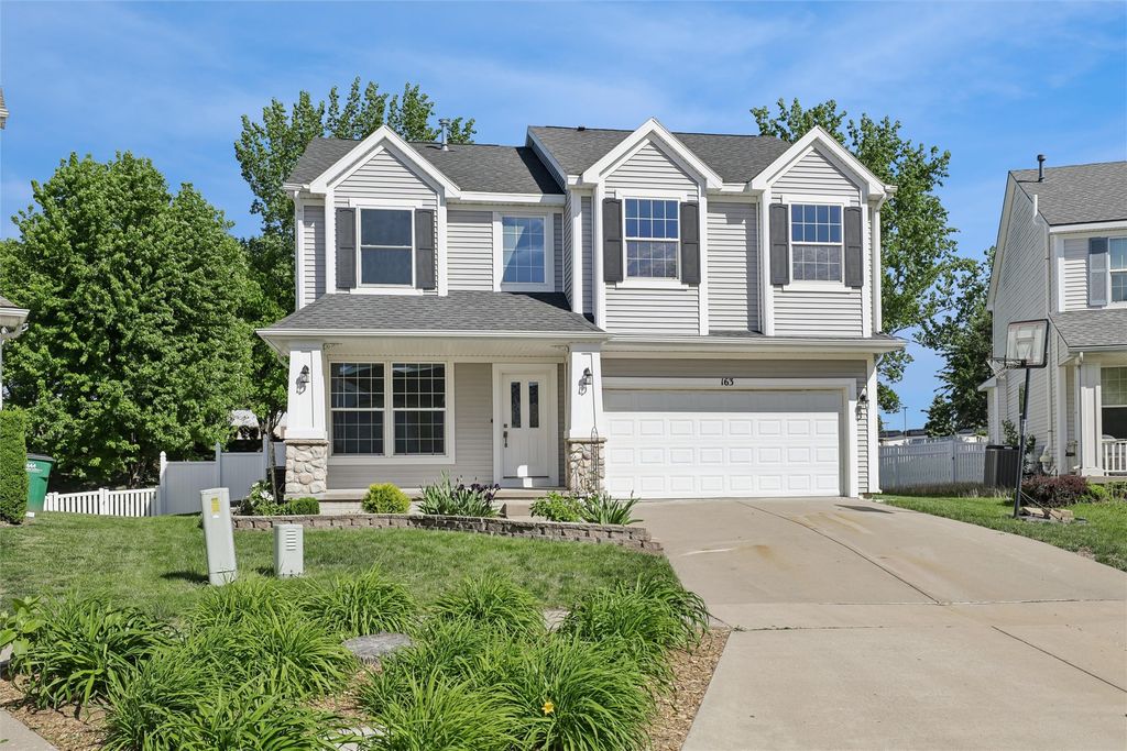 163 77th Place, West Des Moines, IA 50266