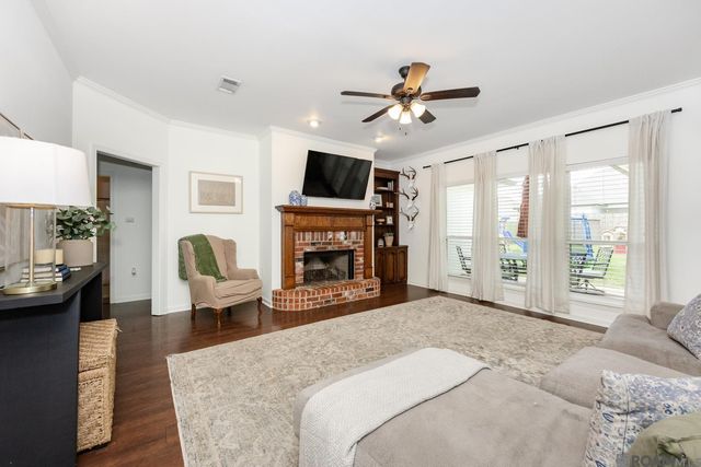 30935 Meadow Wood Blvd, Denham Springs, LA 70726