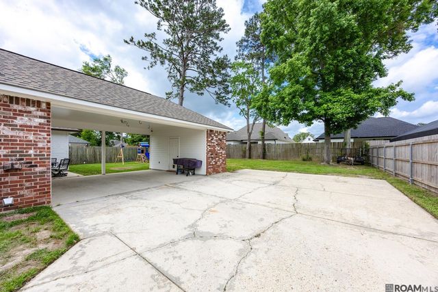 30935 Meadow Wood Blvd, Denham Springs, LA 70726