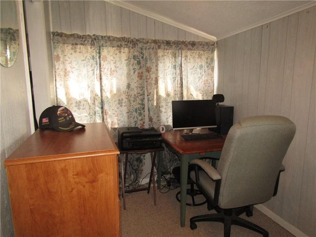 15450 Lake Road 10 Road, Gardner, KS 66030