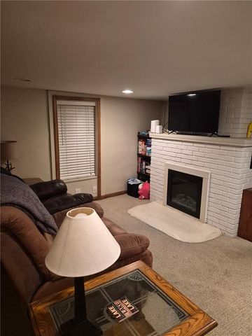 15450 Lake Road 10 Road, Gardner, KS 66030