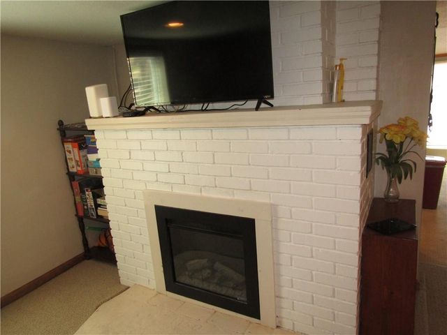 15450 Lake Road 10 Road, Gardner, KS 66030