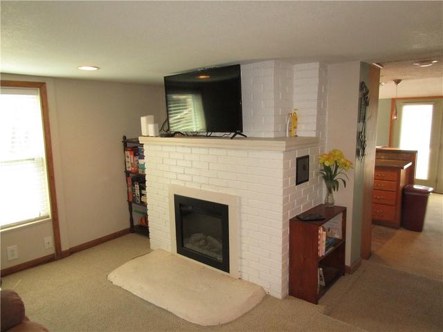 15450 Lake Road 10 Road, Gardner, KS 66030