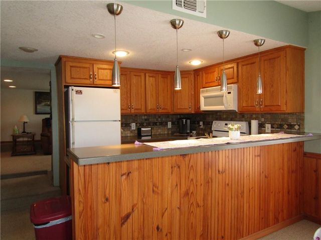 15450 Lake Road 10 Road, Gardner, KS 66030