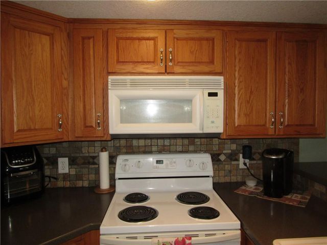 15450 Lake Road 10 Road, Gardner, KS 66030