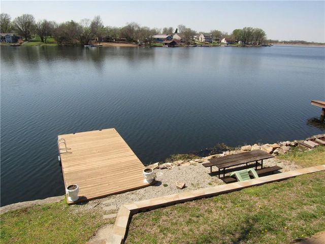 15450 Lake Road 10 Road, Gardner, KS 66030