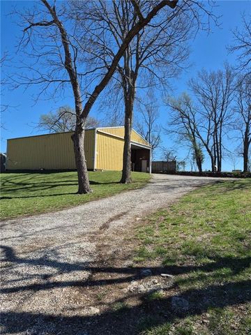 15450 Lake Road 10 Road, Gardner, KS 66030