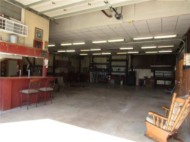 15450 Lake Road 10 Road, Gardner, KS 66030