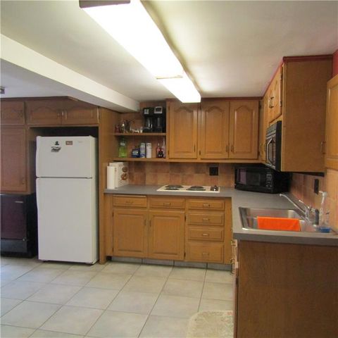 15450 Lake Road 10 Road, Gardner, KS 66030