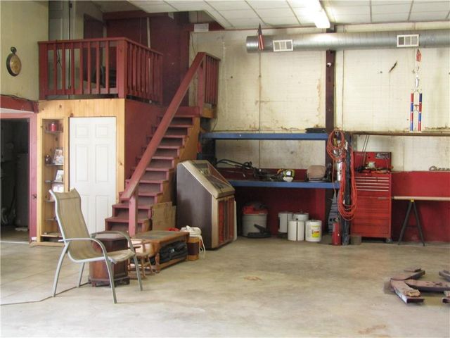 15450 Lake Road 10 Road, Gardner, KS 66030