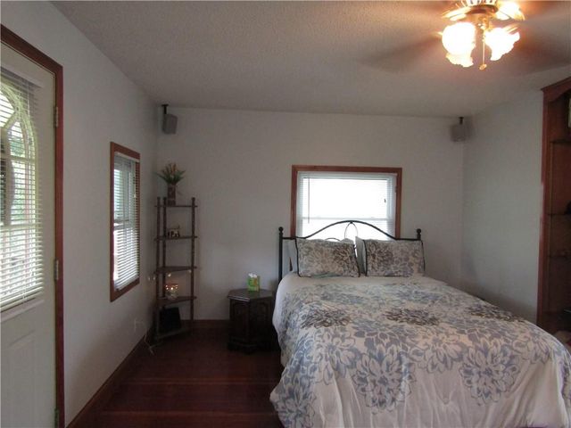 15450 Lake Road 10 Road, Gardner, KS 66030