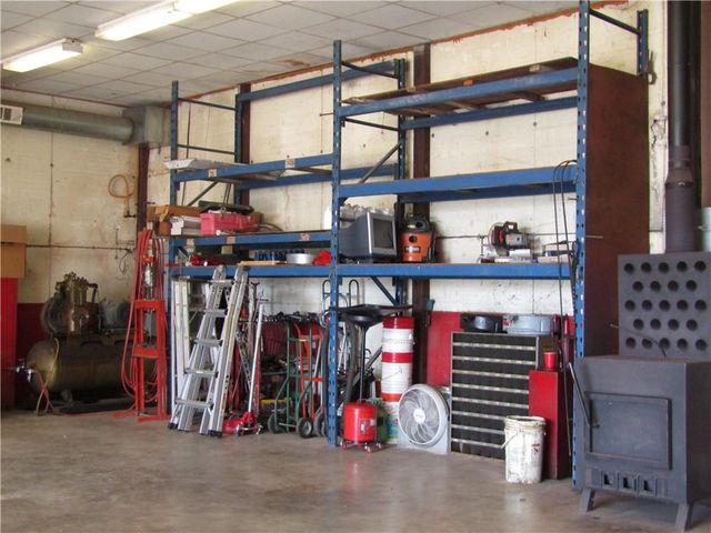 15450 Lake Road 10 Road, Gardner, KS 66030