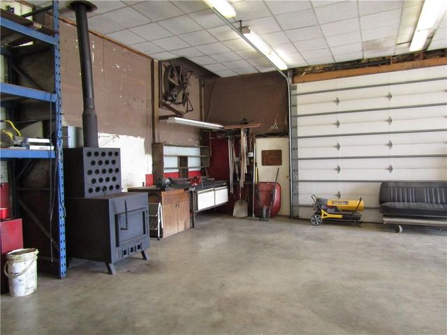 15450 Lake Road 10 Road, Gardner, KS 66030