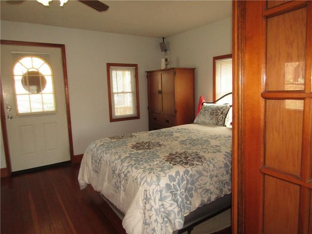 15450 Lake Road 10 Road, Gardner, KS 66030