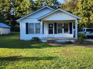 113 Swan Ave, Hohenwald, TN 38462