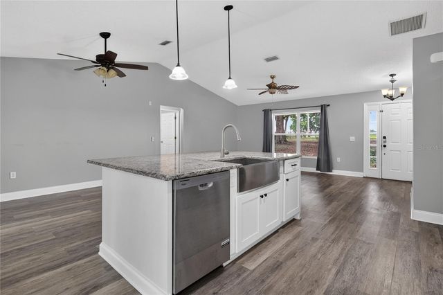 24307 ADAIR AVENUE, Sorrento, FL 32776