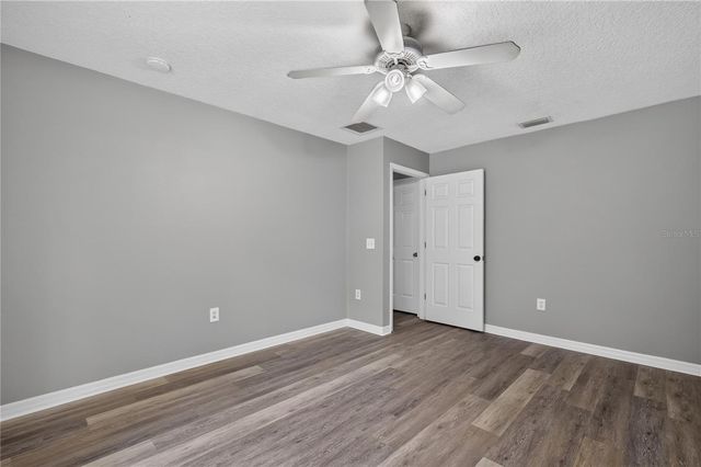 24307 ADAIR AVENUE, Sorrento, FL 32776