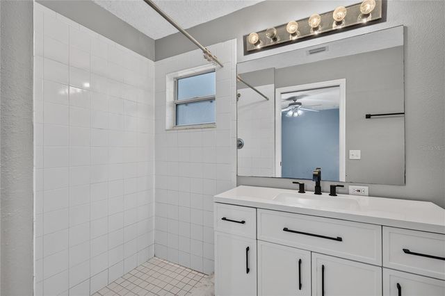 24307 ADAIR AVENUE, Sorrento, FL 32776
